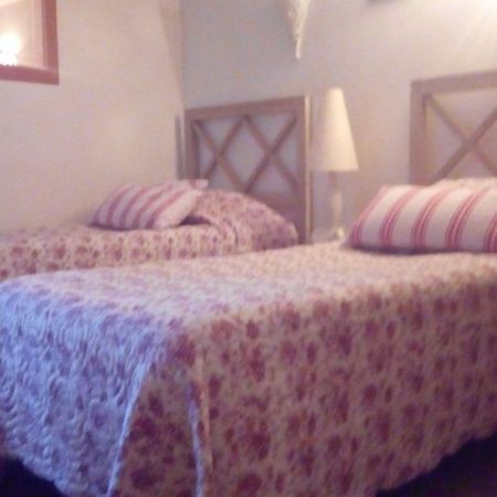 Auberge Fleurie Montsalvy Buitenkant foto